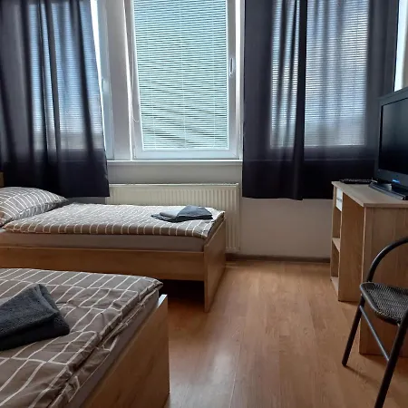 Tina Πανσιόν 3*